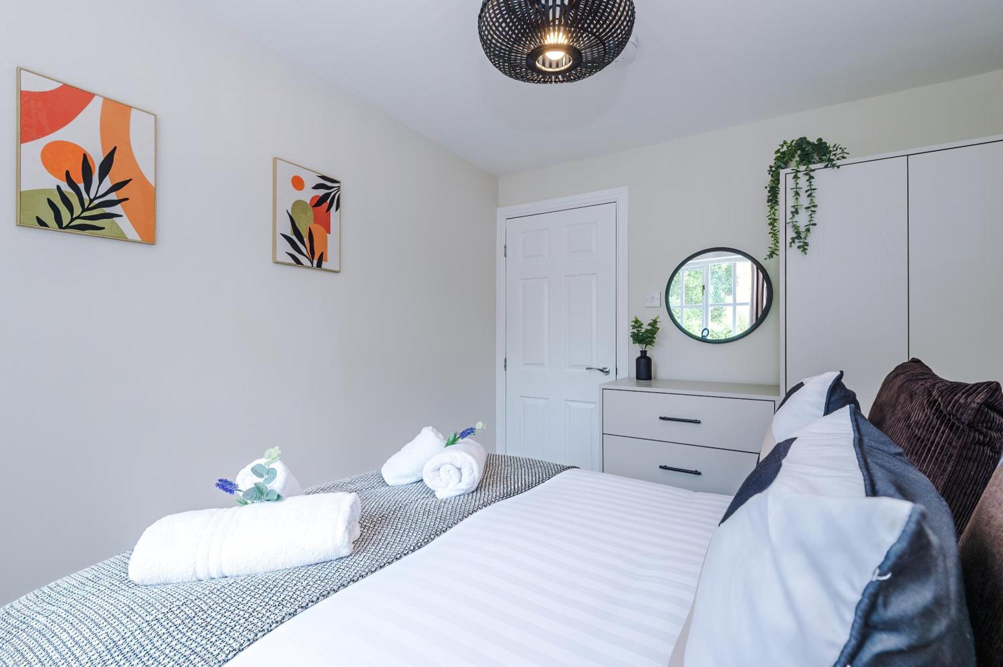 New! Stunning 3-Bed Home In Chester By 53 Degrees Property, Ideal For Groups, Free Parking! Exterior foto