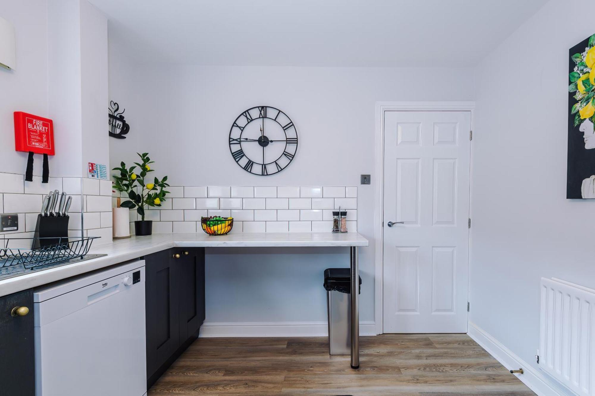 New! Stunning 3-Bed Home In Chester By 53 Degrees Property, Ideal For Groups, Free Parking! Exterior foto