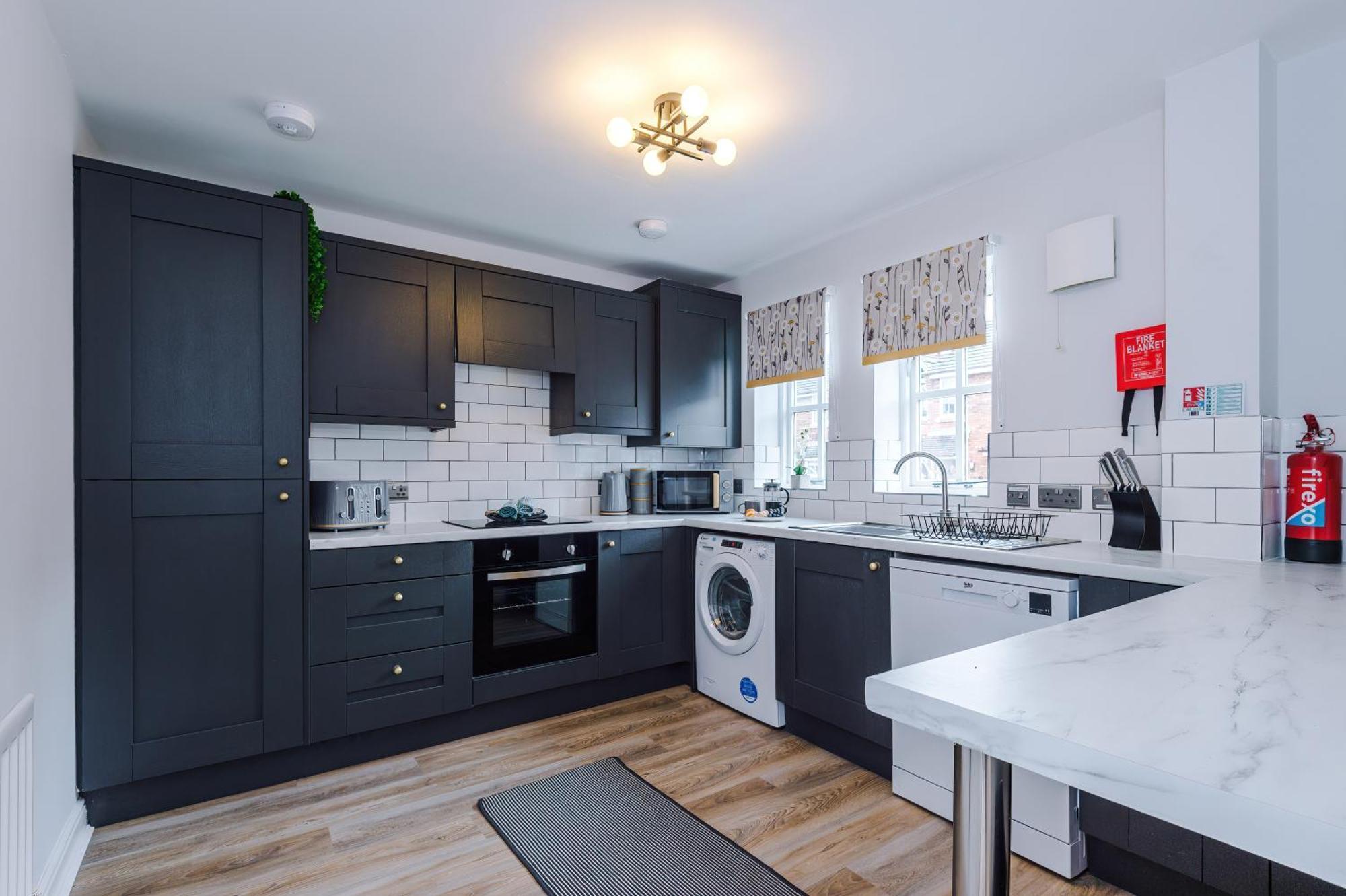 New! Stunning 3-Bed Home In Chester By 53 Degrees Property, Ideal For Groups, Free Parking! Exterior foto